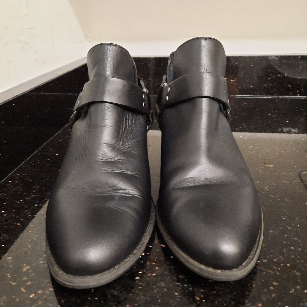 Heels - Picture 2 of 4